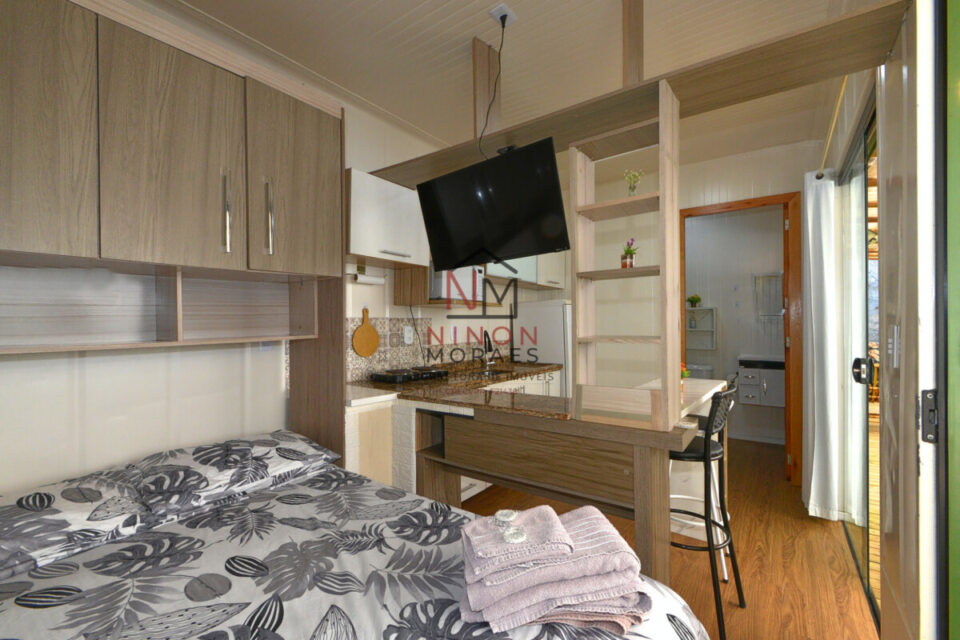 POUSADA COM 10 CONTAINERS PARA ALUGUÉIS TEMPORÁRIOS, EM CURITIBA PR