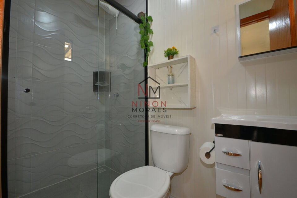 POUSADA COM 10 CONTAINERS PARA ALUGUÉIS TEMPORÁRIOS, EM CURITIBA PR