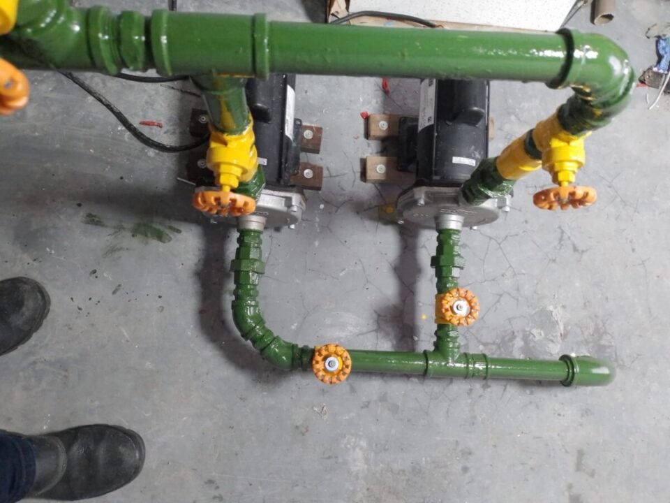 Empresa Faturando serviço de encanador e bomba de água