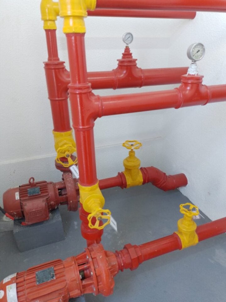 Empresa Faturando serviço de encanador e bomba de água