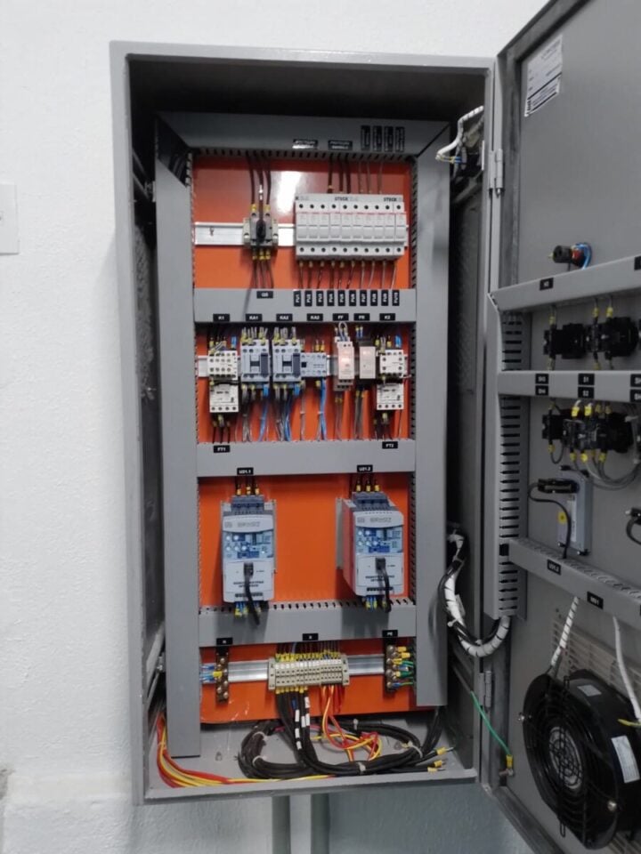 Empresa Faturando serviço de encanador e bomba de água