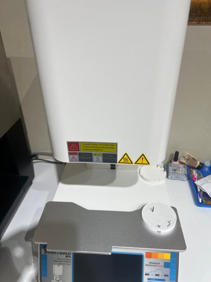 Clínica odontológica com laboratório completo
