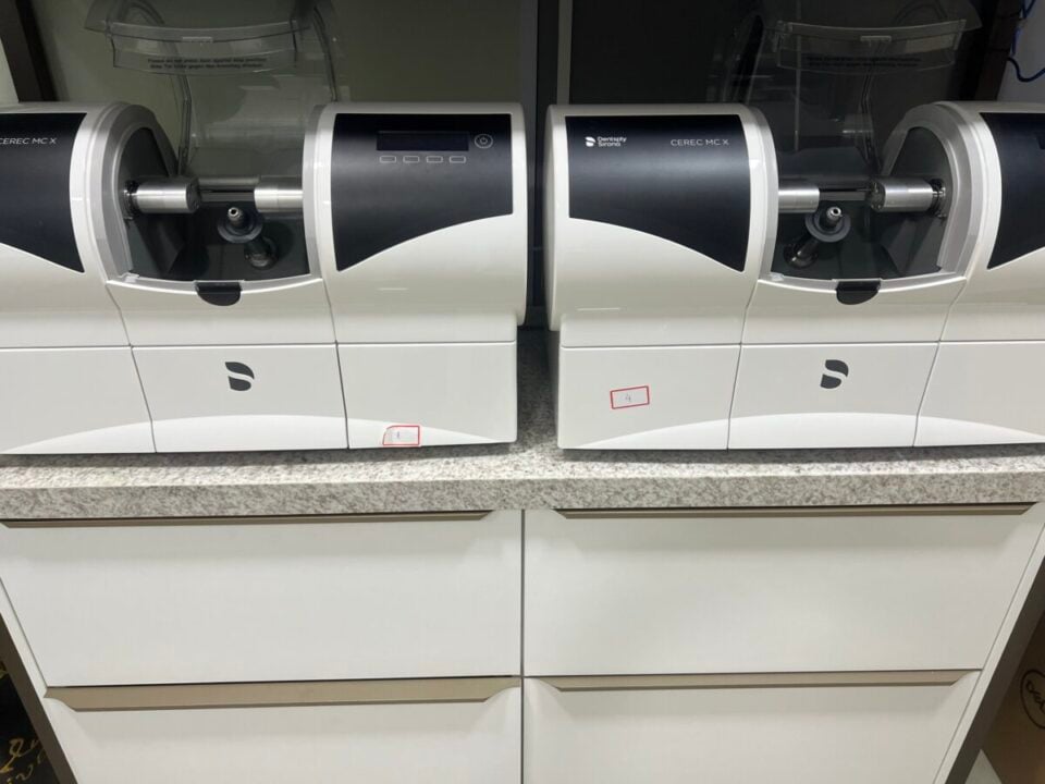 Clínica odontológica com laboratório completo