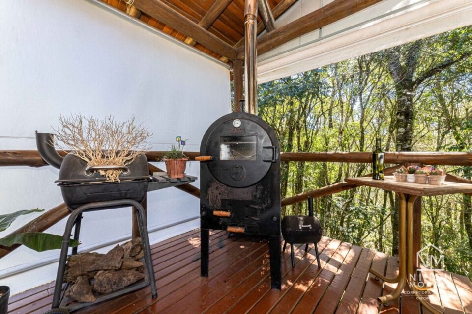 CHÁCARA ENCANTADORA ENTRE CURITIBA E CAMPO LARGO COM BENFEITORIAS