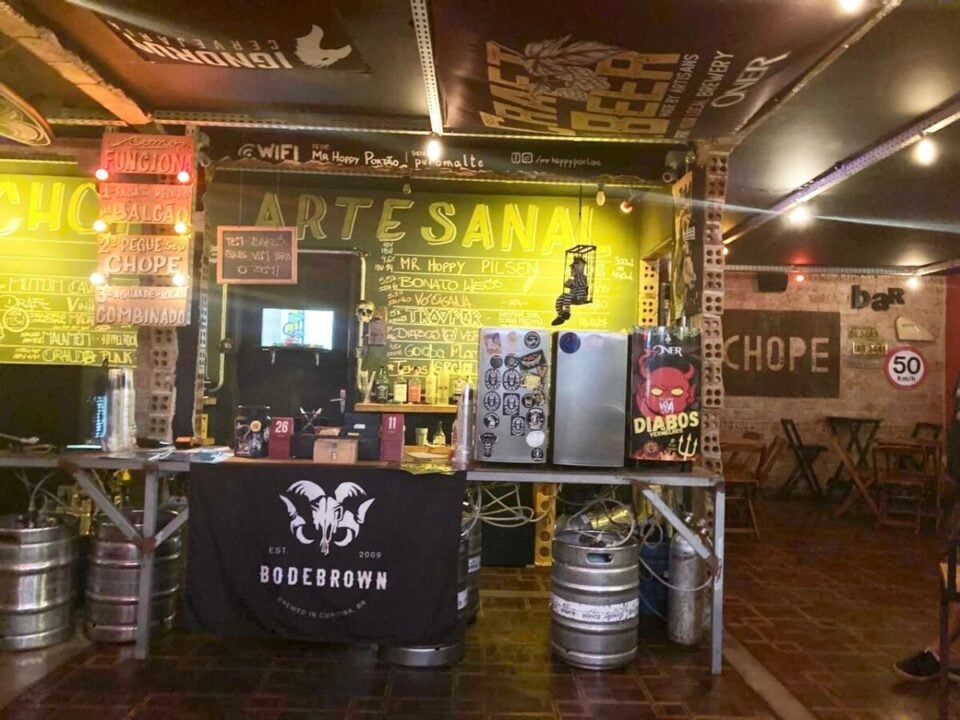 VENDE-SE PONTO COMERCIAL COM BAR / LANCHONETE NO PORTÃO EM CURITIBA/PARA