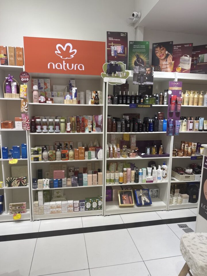 Vendo loja cosméticos completa