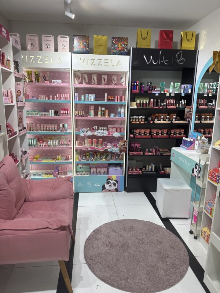 Vendo loja cosméticos completa