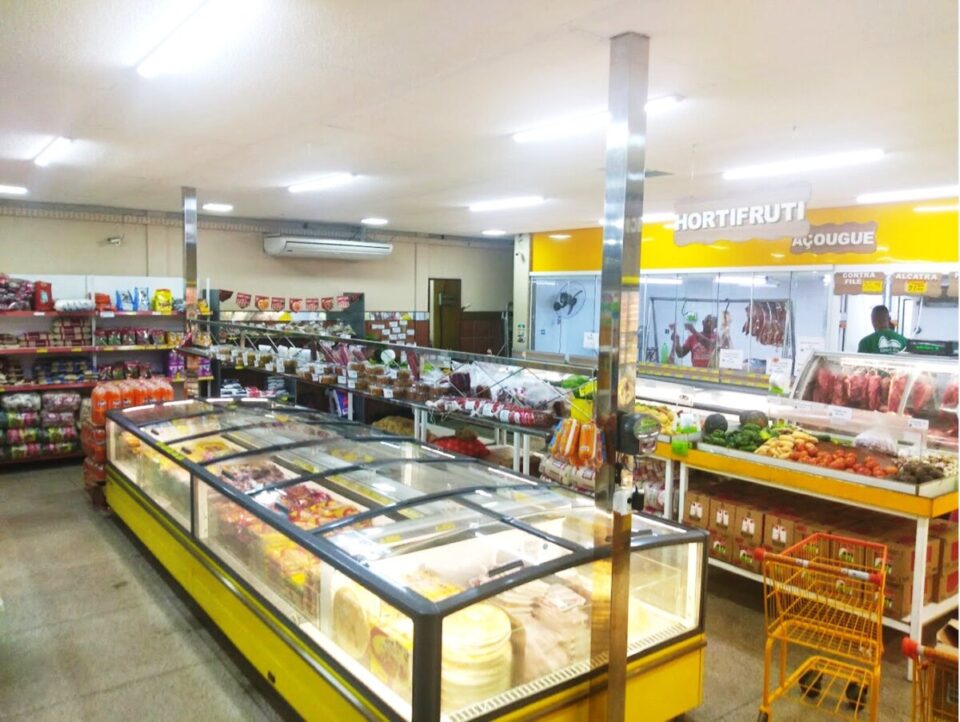 SUPERMERCADO À VENDA
