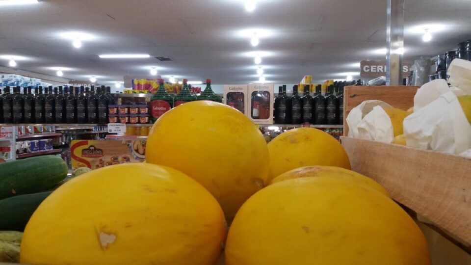 SUPERMERCADO À VENDA