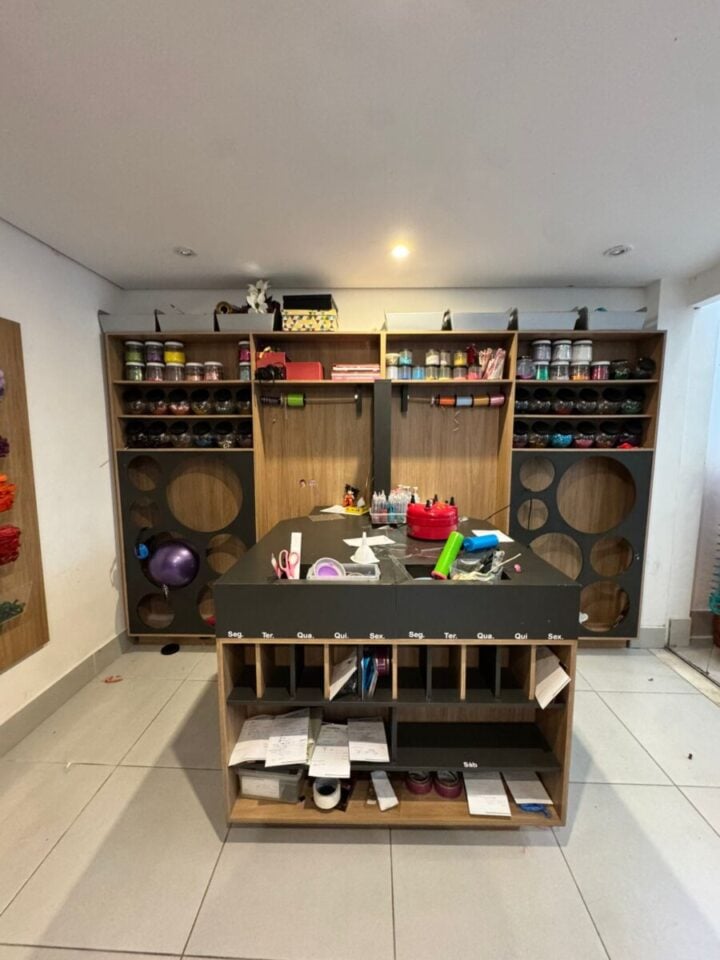 Estoque de Artigos de Festa e Estrutura para fazer Balões Personalizados