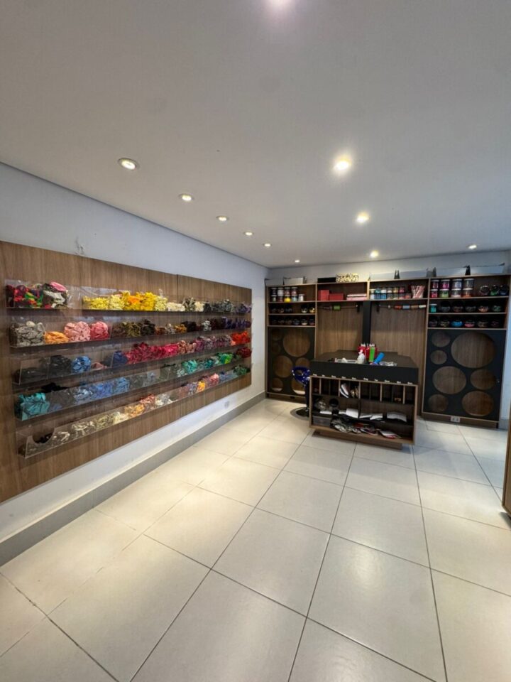 Estoque de Artigos de Festa e Estrutura para fazer Balões Personalizados