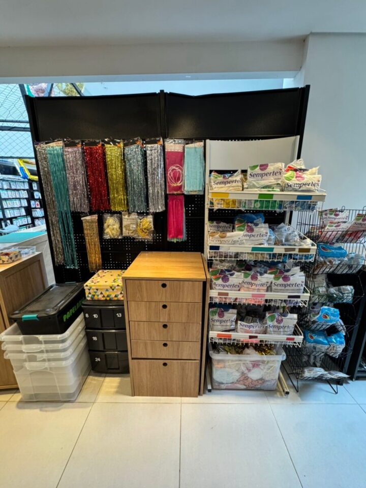 Estoque de Artigos de Festa e Estrutura para fazer Balões Personalizados