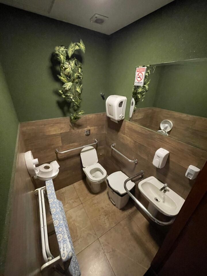 PIZZARIA COMPLETA À VENDA — PORTEIRA FECHADA