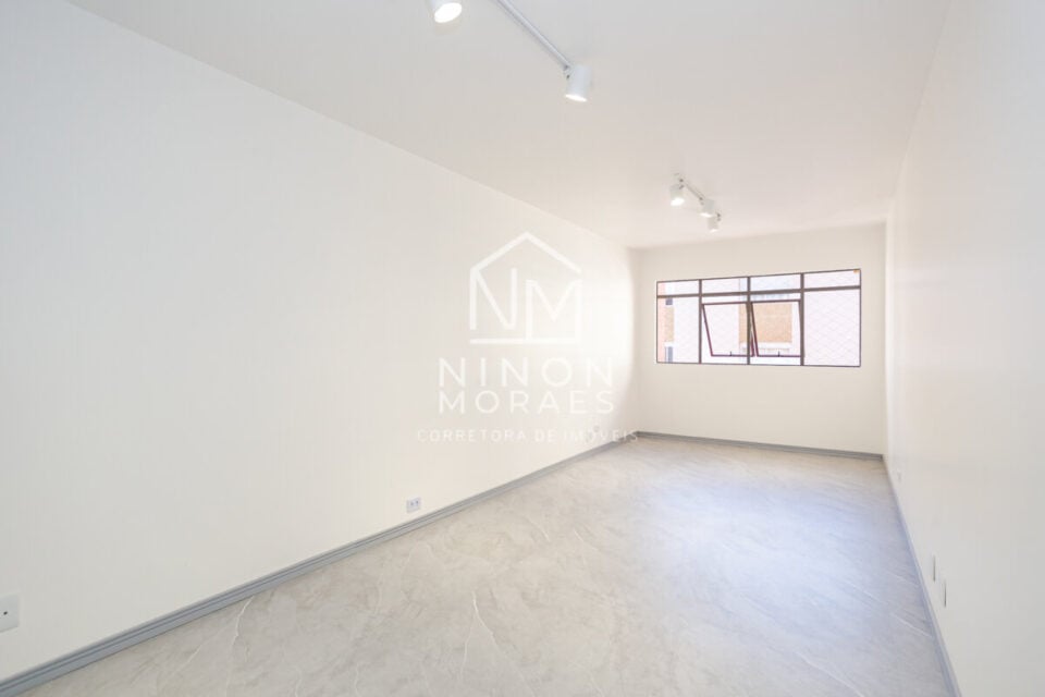 SALA EM LOCAL ESTRATÉGICO NO BIGORRILHO R 168000,00