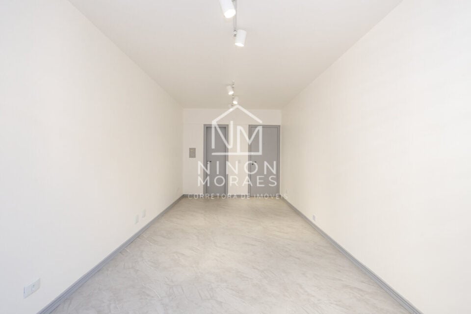 SALA EM LOCAL ESTRATÉGICO NO BIGORRILHO R 168000,00