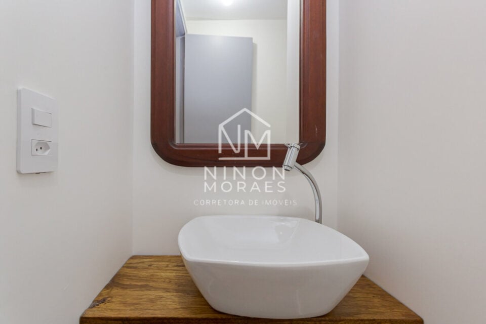 SALA EM LOCAL ESTRATÉGICO NO BIGORRILHO R 168000,00