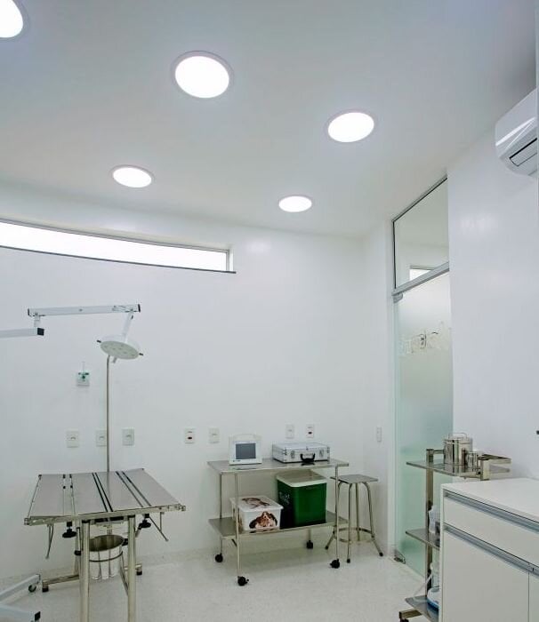 Centro Veterinário 24 horas, Pet Shop e Hotel Pet / Clínica Veterinária