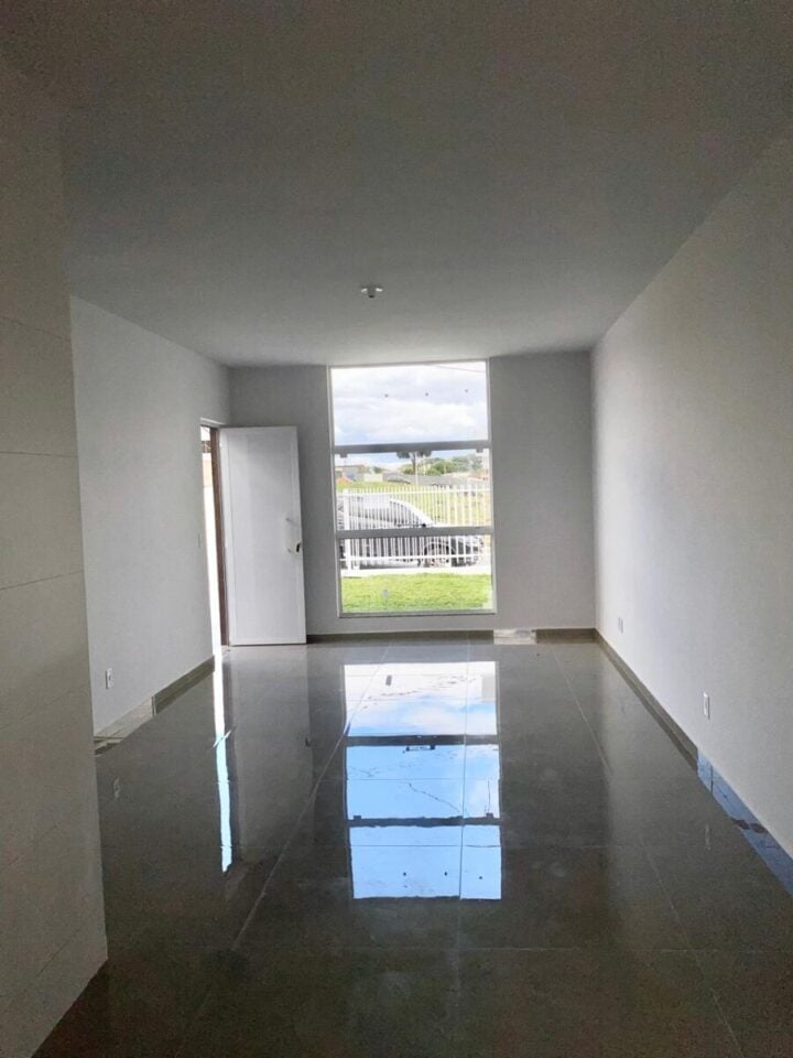 Casa nova, 3 quartos, uma suíte, quintal em Campo Largo / Paraná