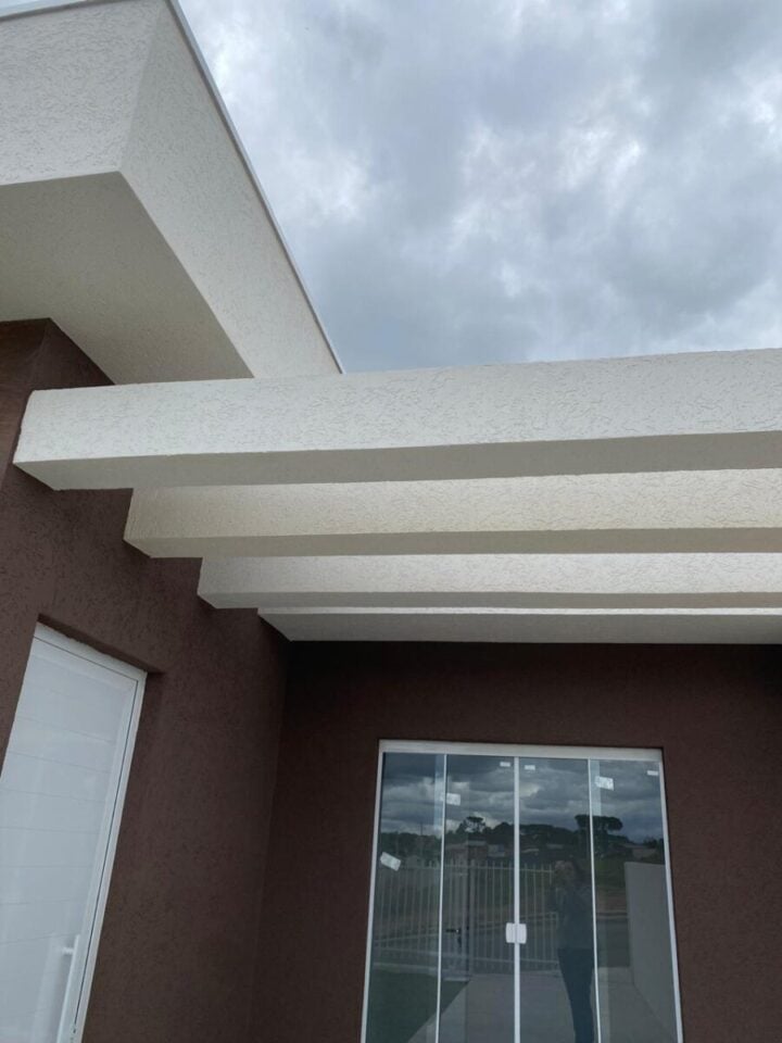 Casa nova, 3 quartos, uma suíte, quintal em Campo Largo / Paraná