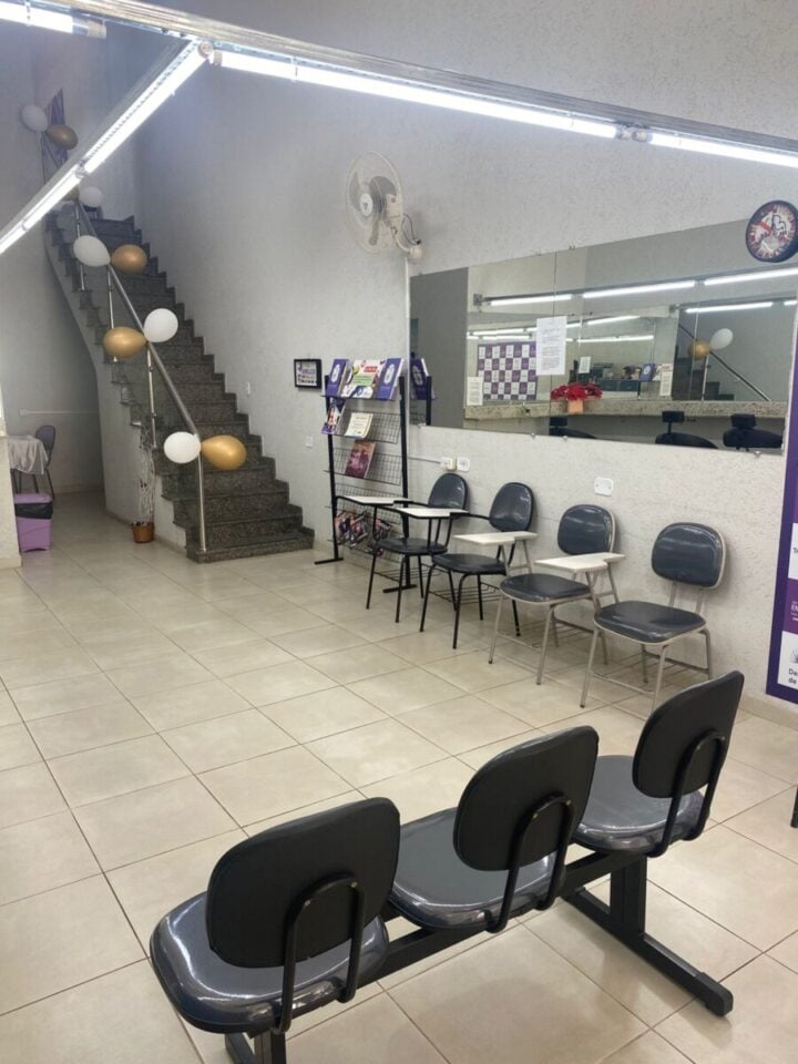 Vendo equipamentos de Escola da Beleza – Salão