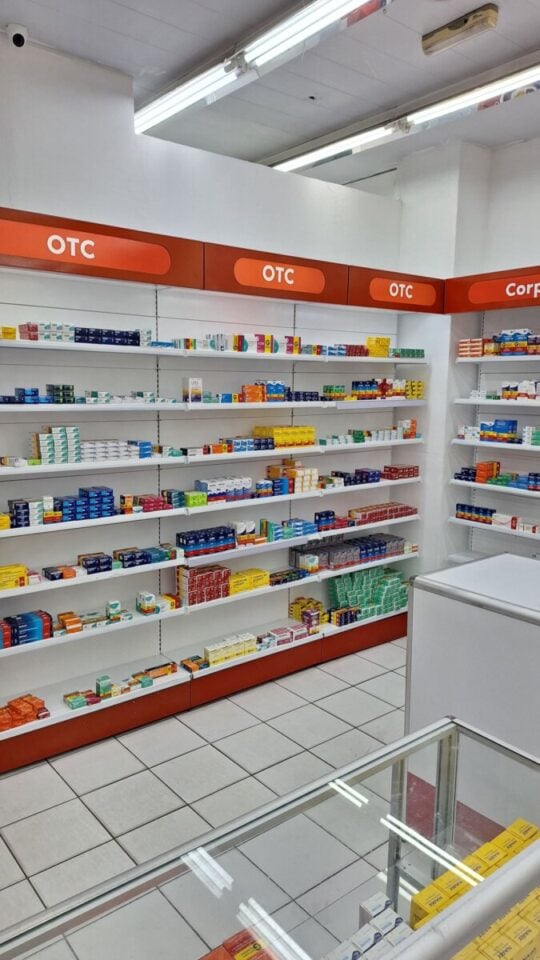 Vende – se Drogaria