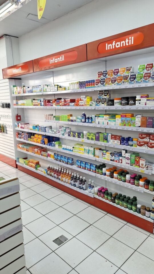 Vende – se Drogaria