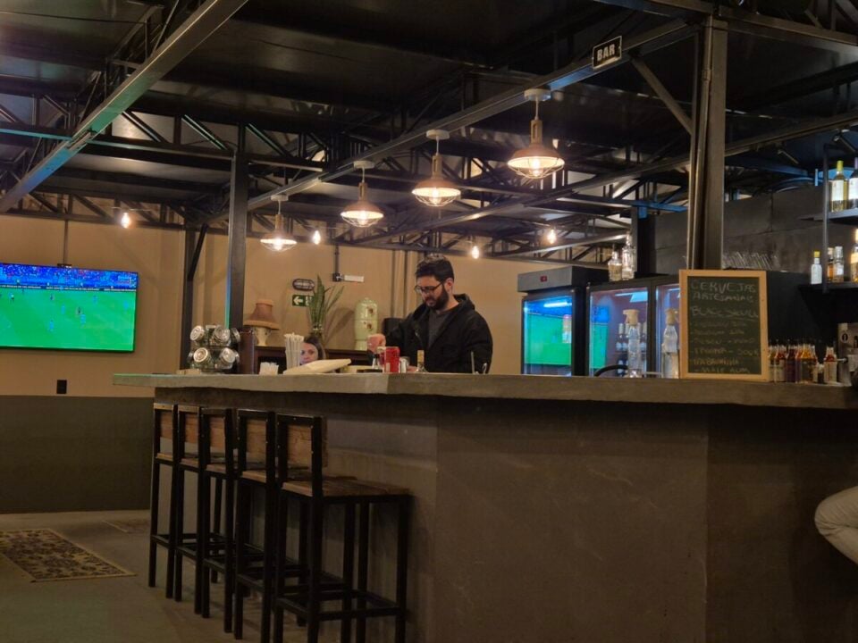 Bar Pub Restaurante Cervejaria Barracão Eventos 600m2 Hauer