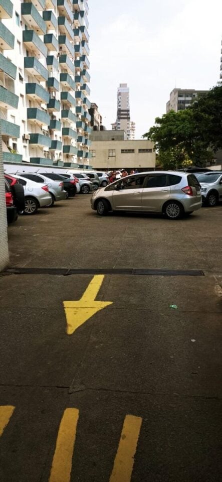 REDE DE ESTAC FAT430MIL VENDE 40 POR CENTO DAS COTAS BAIXADA SANTISTA