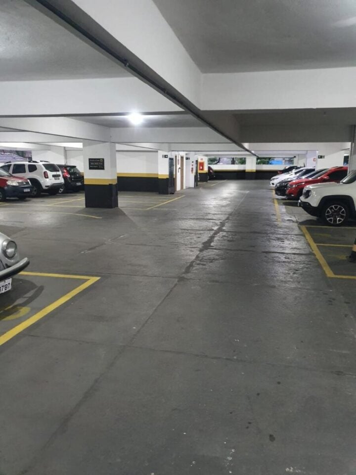 REDE DE ESTAC FAT430MIL VENDE 40 POR CENTO DAS COTAS BAIXADA SANTISTA