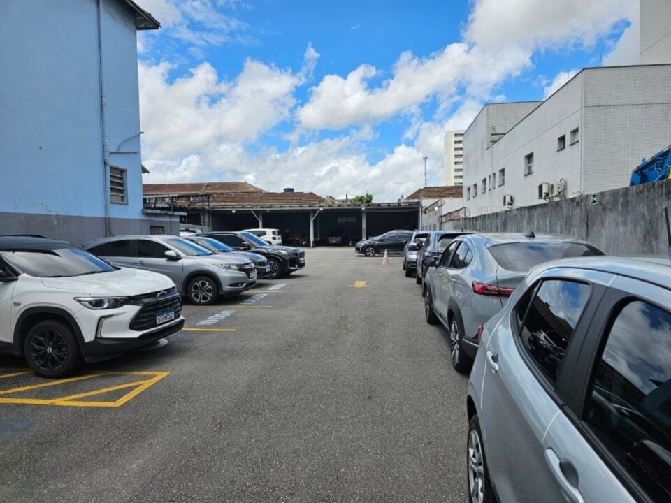 REDE DE ESTAC FAT430MIL VENDE 40 POR CENTO DAS COTAS BAIXADA SANTISTA