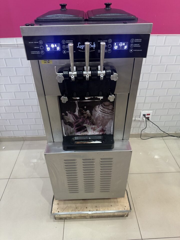 Sorveteria à venda no centro de Ribeirão