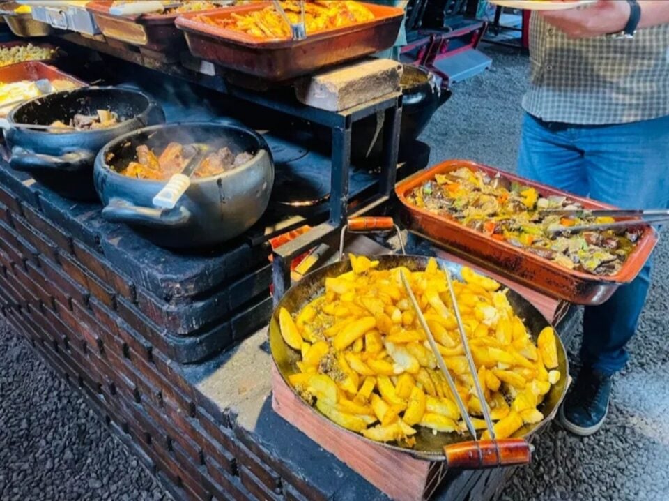 EXCELENTE OPORTUNIDADE RESTAURANTE FATURAMENTO 450 MIL REGIAOGRANDE SP