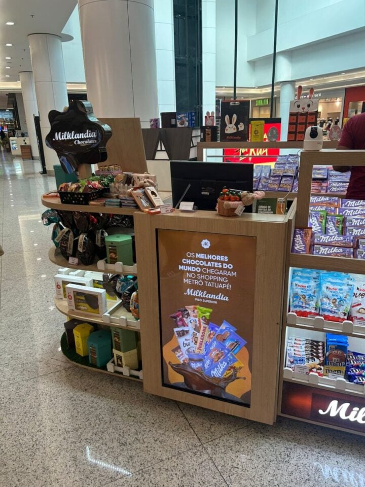 Quiosque com TV de Led   Franquia de chocolates importados
