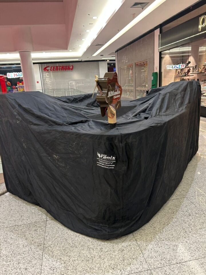 Quiosque com TV de Led   Franquia de chocolates importados