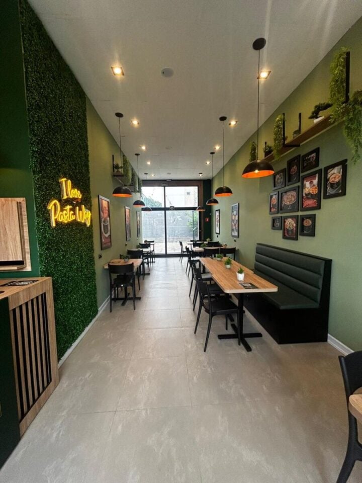 Franquia restaurante Multiculinária massas, yakisoba, feijoada, estrogonofe