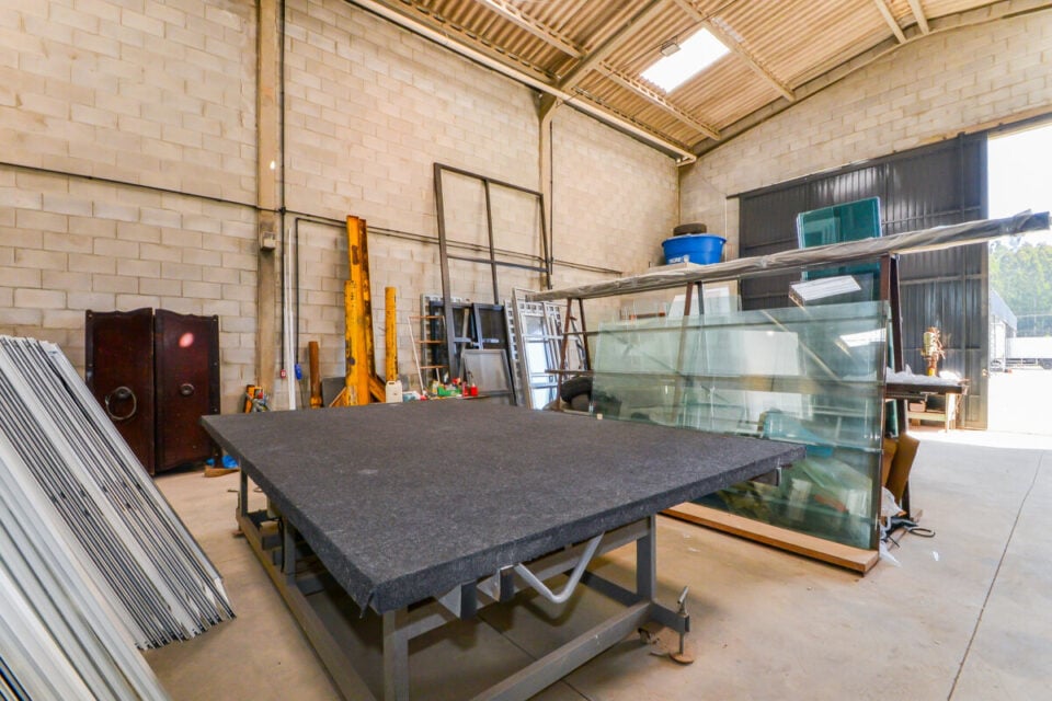 FÁBRICA DE ESQUADRIAS DE ALUMÍNIO  CURITIBA PARANÁ