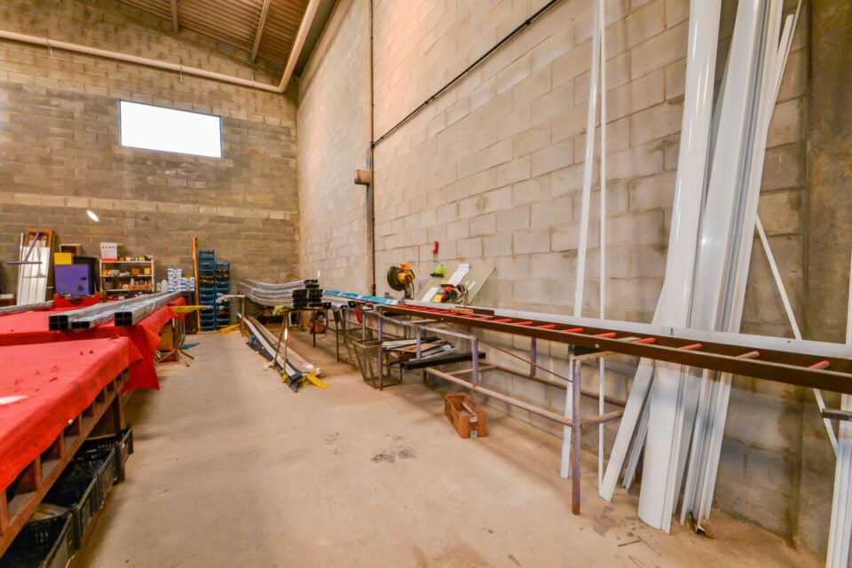 FÁBRICA DE ESQUADRIAS DE ALUMÍNIO  CURITIBA PARANÁ