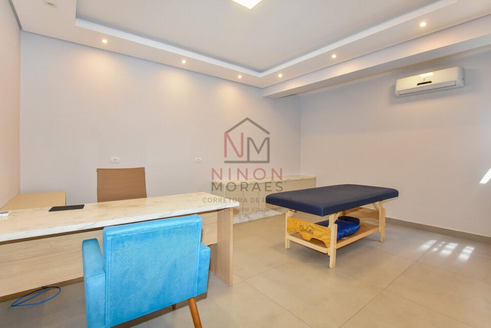 CASA COMERCIAL VENDA DO PONTO MOBILIADA  8 VAGAS no Portão