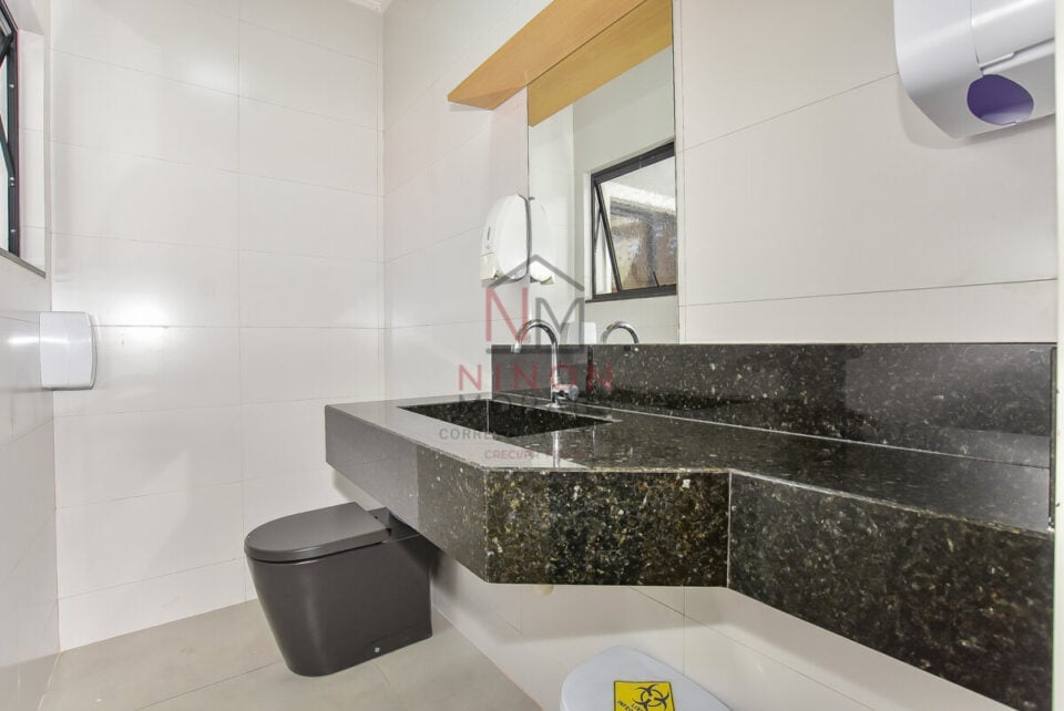 CASA COMERCIAL VENDA DO PONTO MOBILIADA  8 VAGAS no Portão