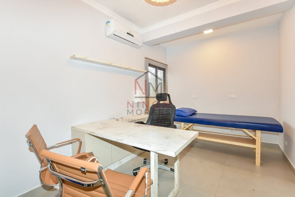 CASA COMERCIAL VENDA DO PONTO MOBILIADA  8 VAGAS no Portão