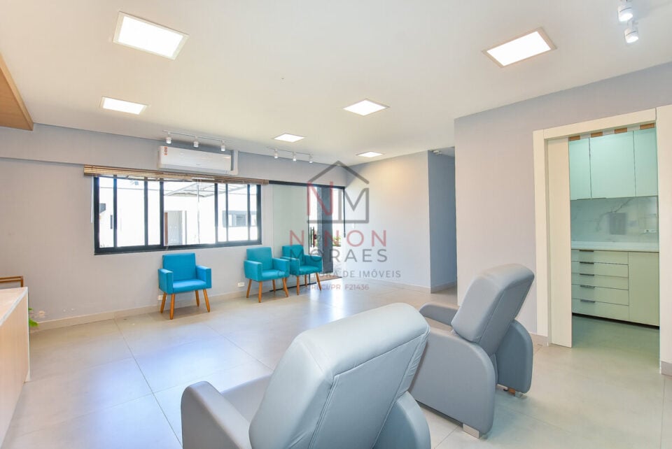 CASA COMERCIAL VENDA DO PONTO MOBILIADA  8 VAGAS no Portão