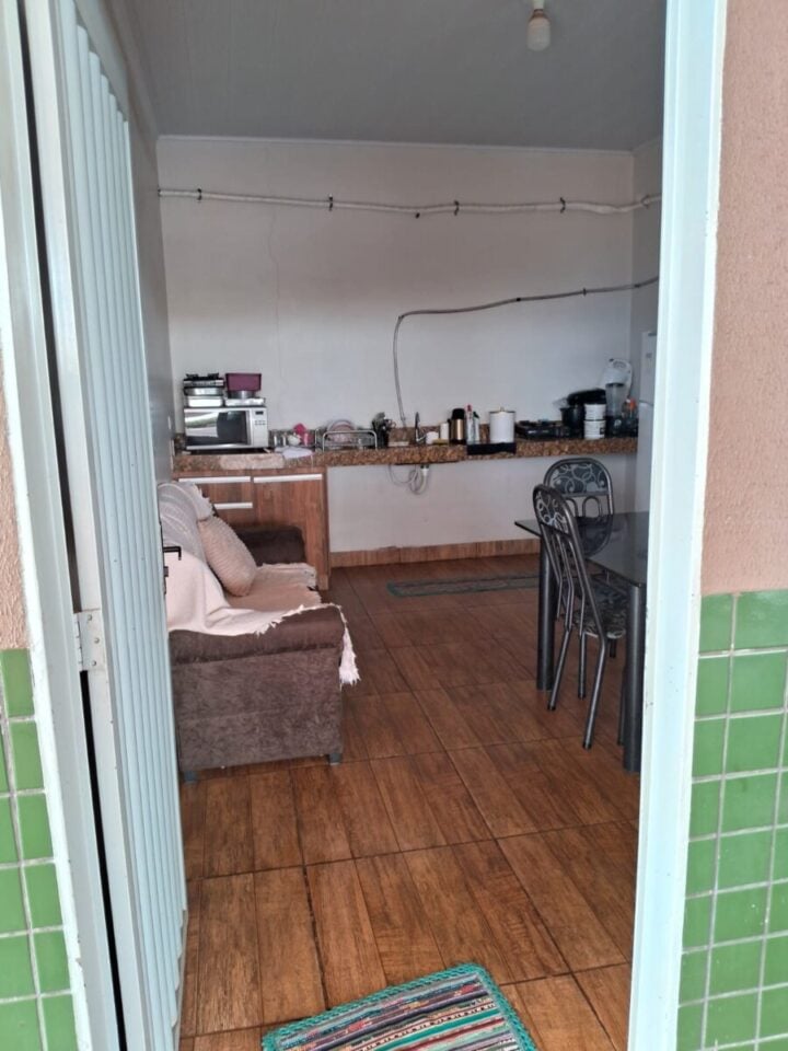 Posto de Gasolina a venda perto da BR-452  casa no fundo