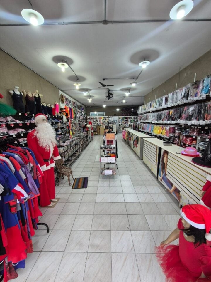 Trespasse Loja Omnichannel de Fantasias  35 anos no ponto  Faturamento 20