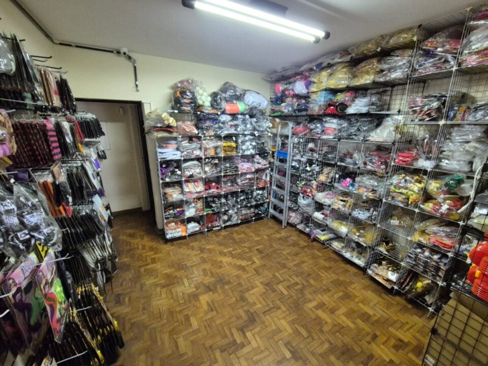 Trespasse Loja Omnichannel de Fantasias  35 anos no ponto  Faturamento 20