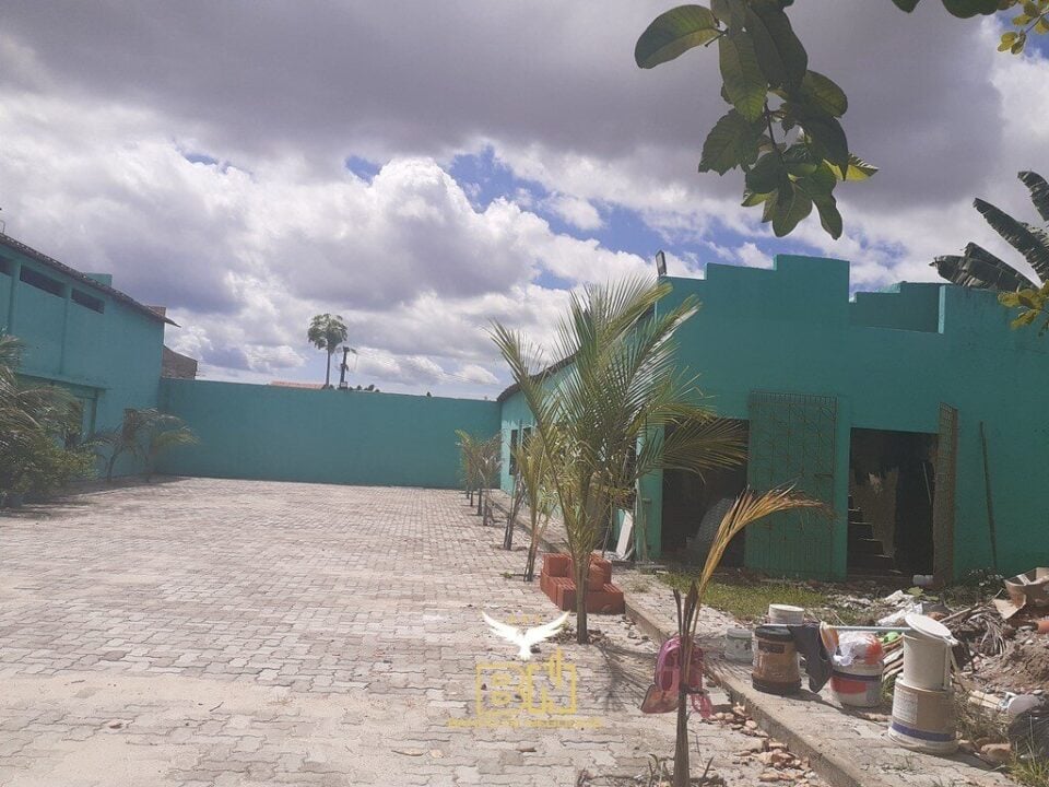 Hotel 49 suítes  30 Salas  11 Flats  8 Lojas Restaurante etc