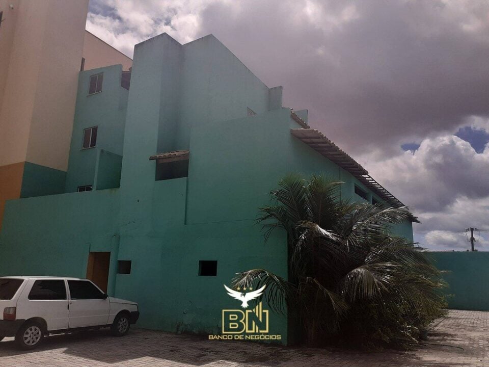 Hotel 49 suítes  30 Salas  11 Flats  8 Lojas Restaurante etc