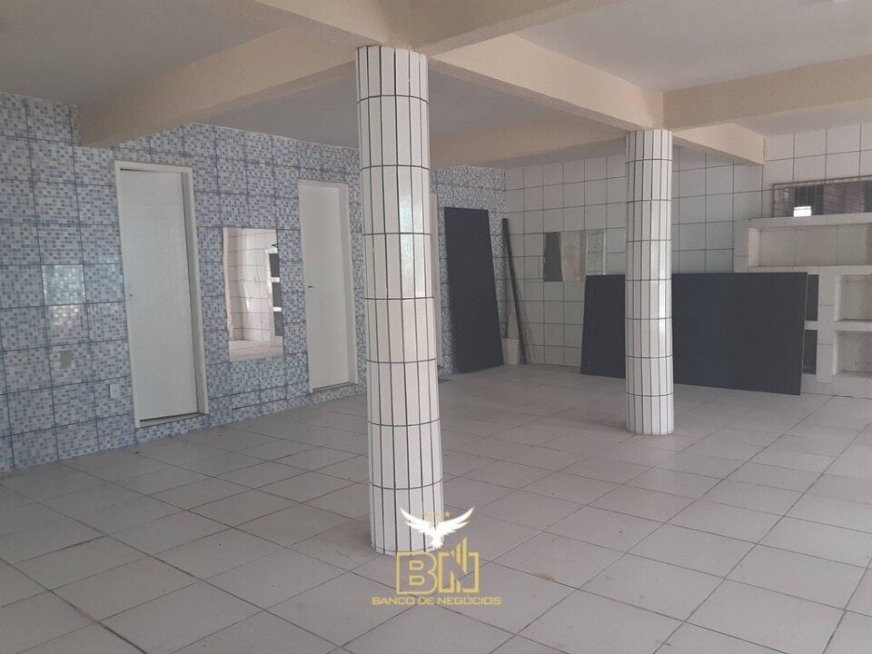 Hotel 49 suítes  30 Salas  11 Flats  8 Lojas Restaurante etc