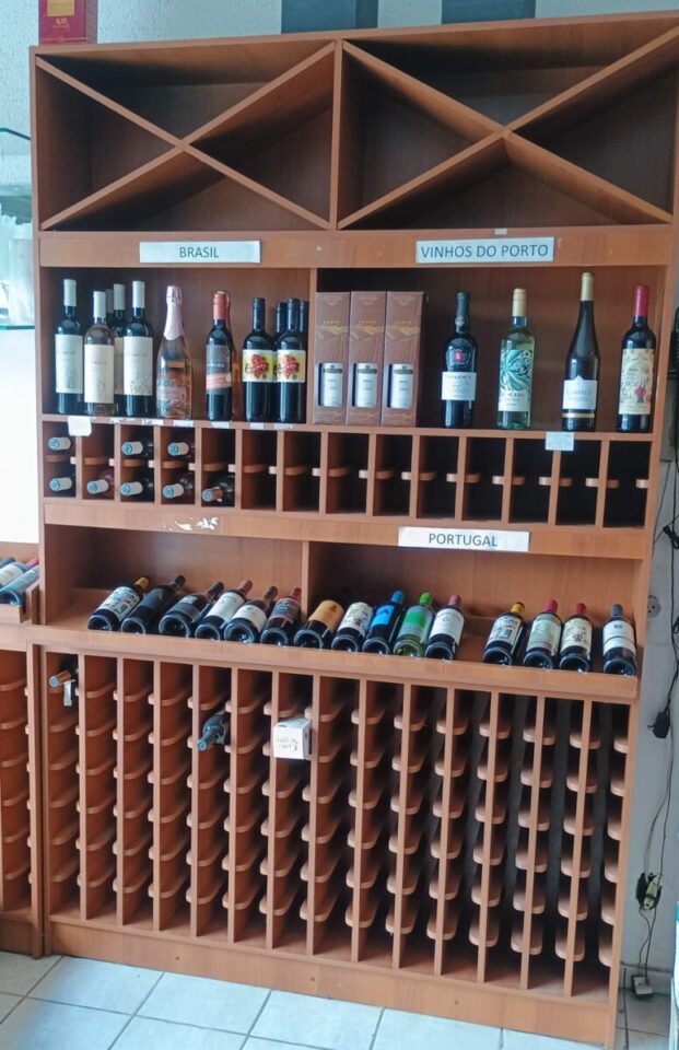 Venda de adega loja de vinhos e distribuidora de bebidas