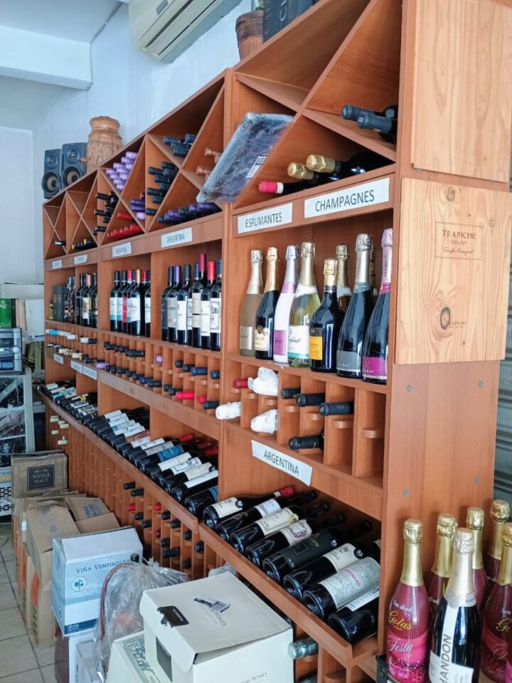 Venda de adega loja de vinhos e distribuidora de bebidas