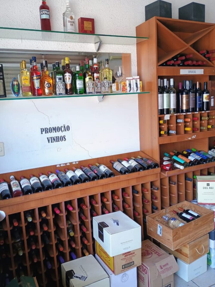 Venda de adega loja de vinhos e distribuidora de bebidas